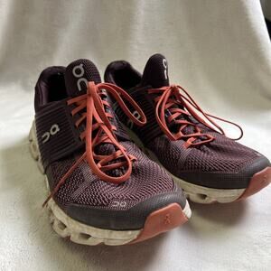 WOMEN’S ON CloudTec Helion SZ 9 Running Shoes Red Orange